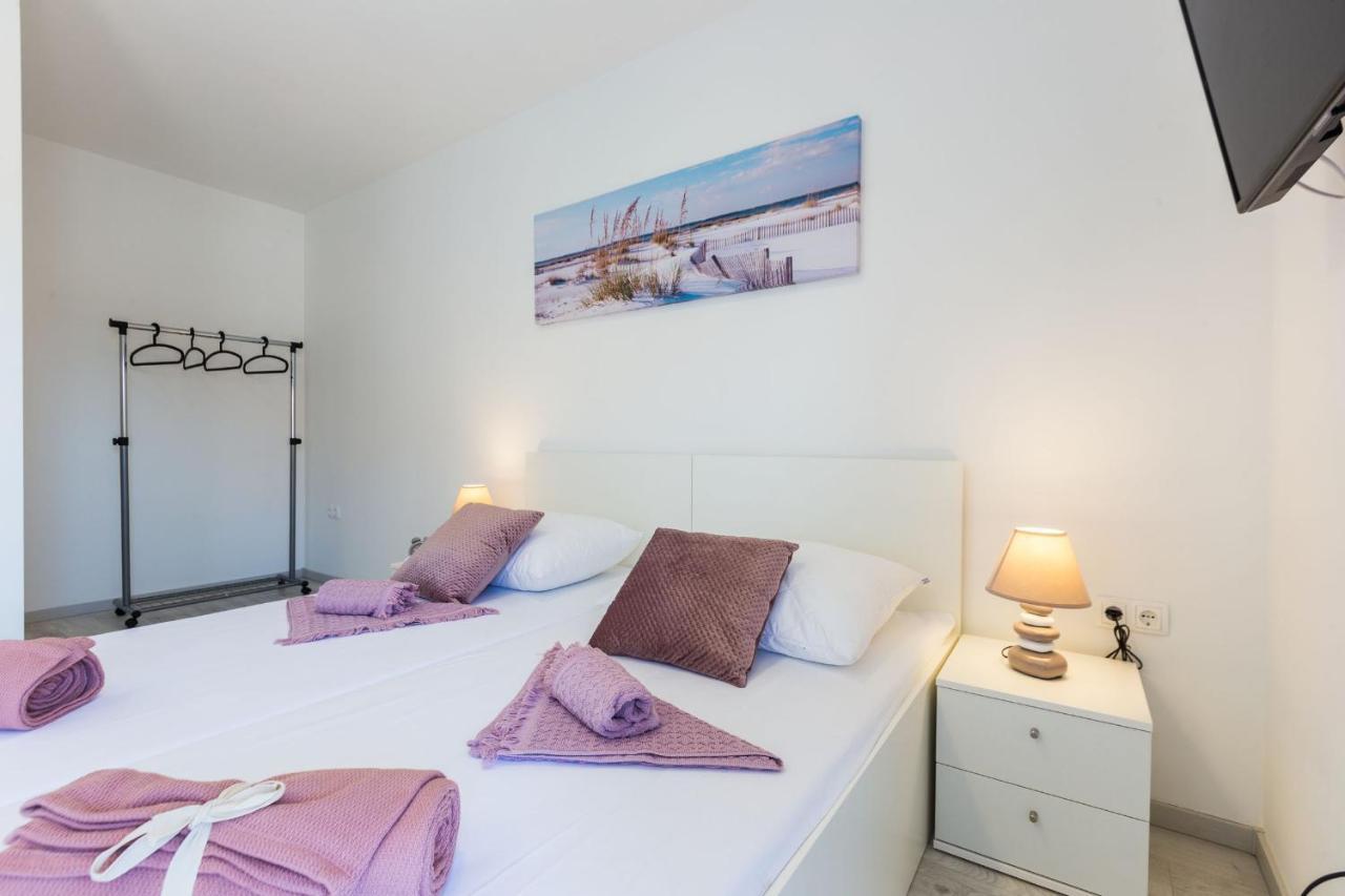 2Sis 2 Apartments Zadar Bagian luar foto