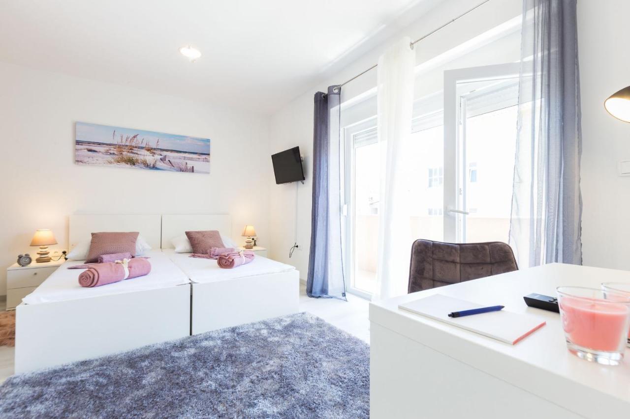 2Sis 2 Apartments Zadar Bagian luar foto