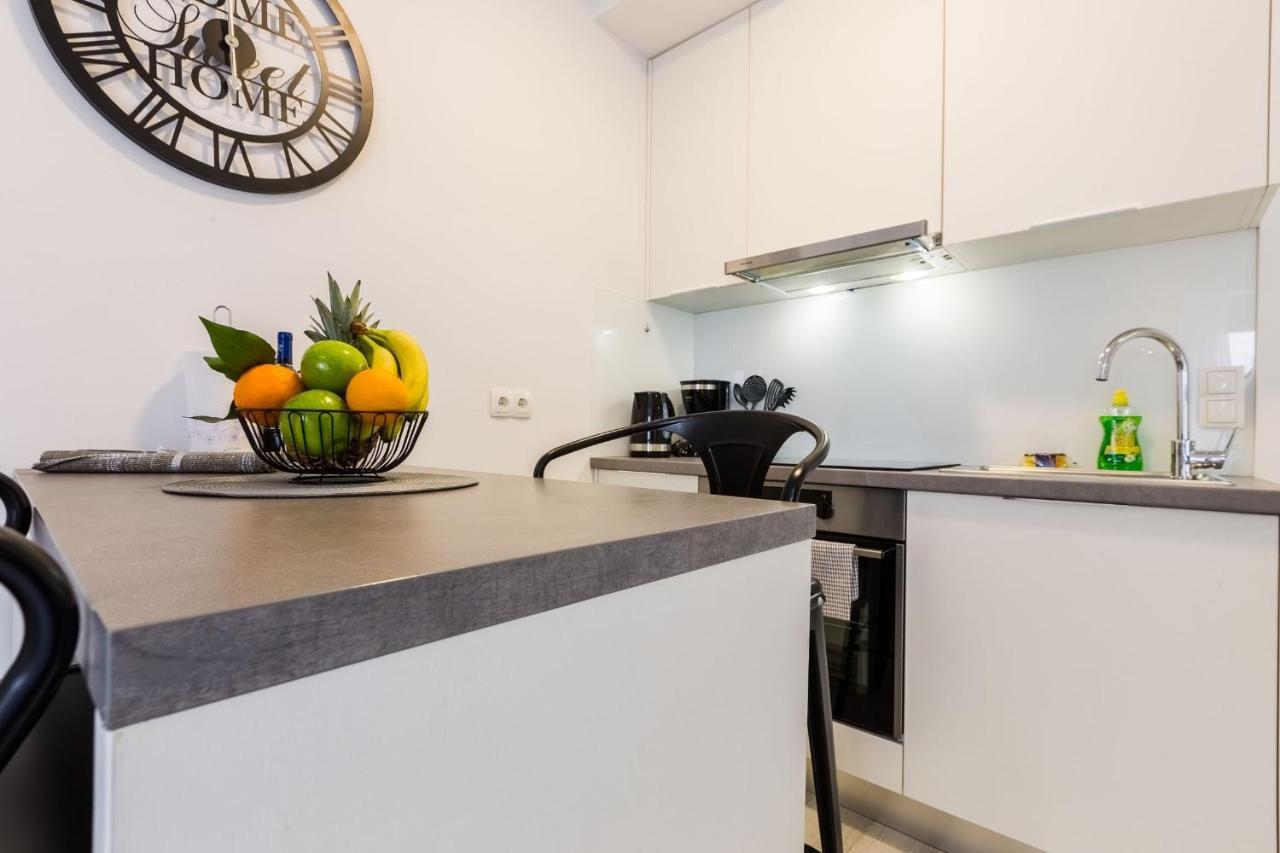 2Sis 2 Apartments Zadar Bagian luar foto