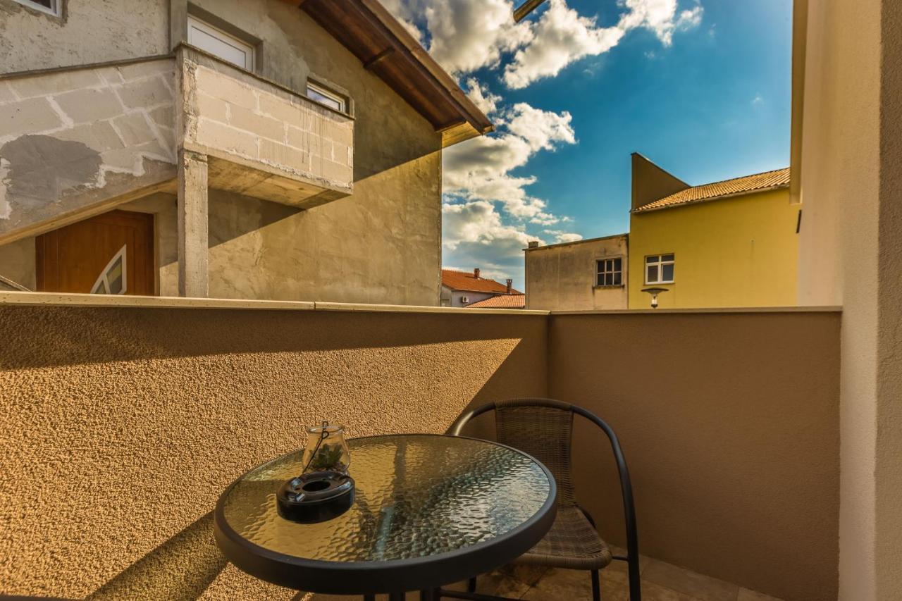 2Sis 2 Apartments Zadar Ruang foto