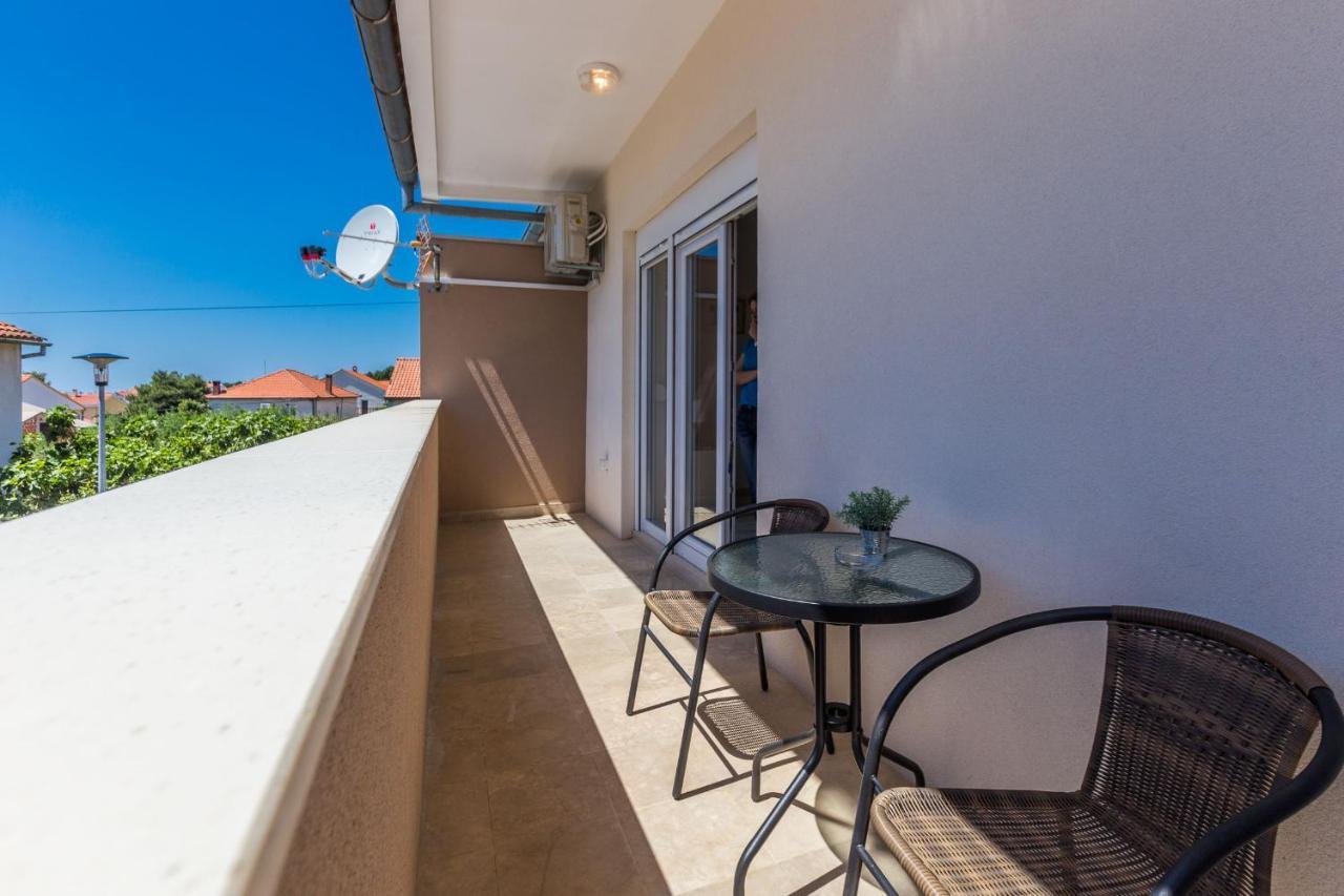 2Sis 2 Apartments Zadar Ruang foto