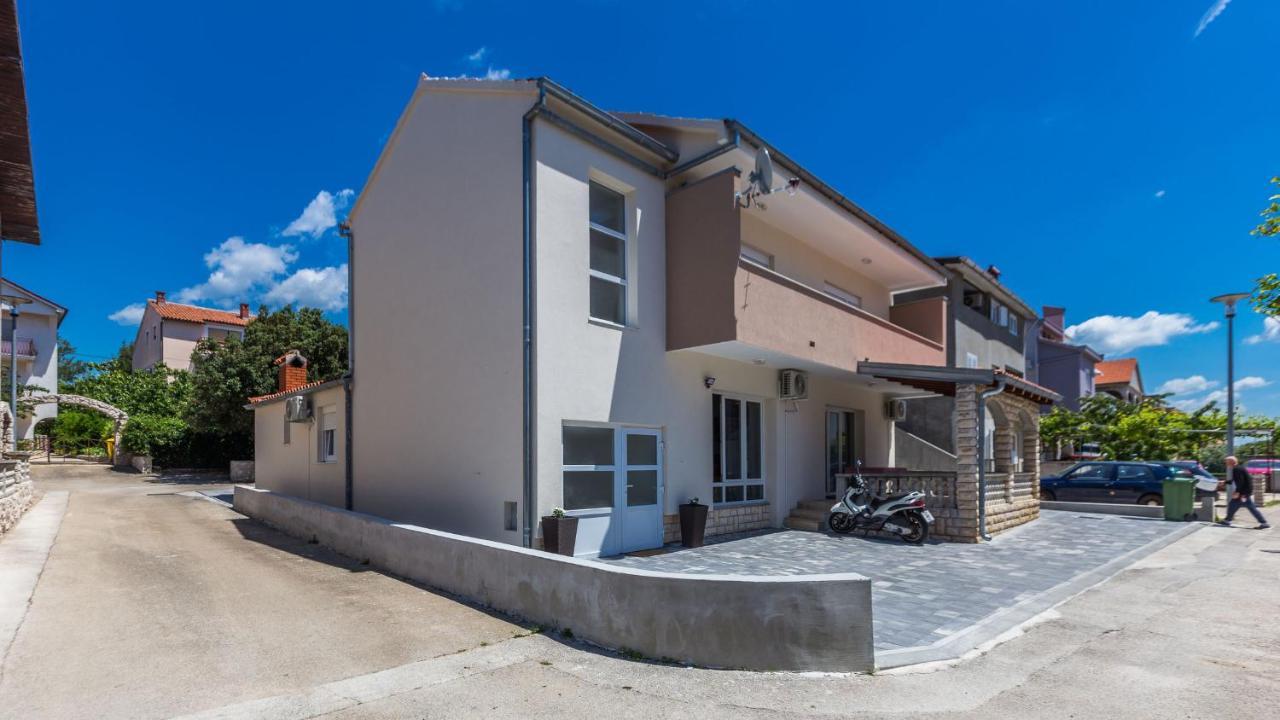 2Sis 2 Apartments Zadar Bagian luar foto